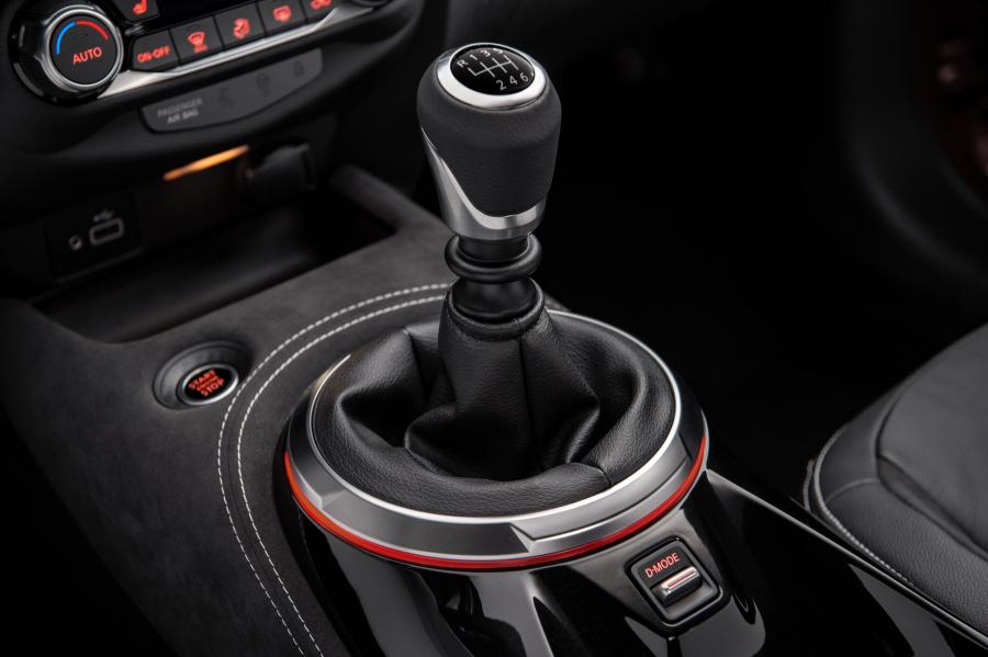 Детали интерьера Nissan Juke N-Design 2019 года  (WW) (фото 7 из 15)